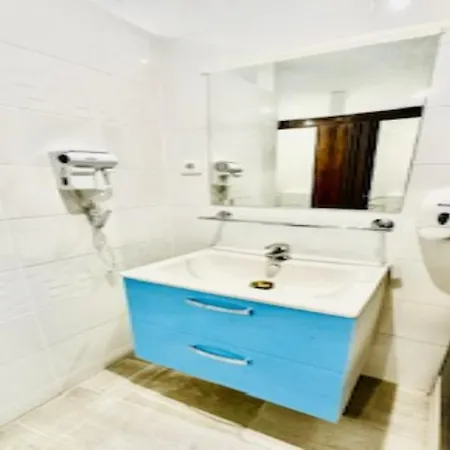Fantasy Hostel *